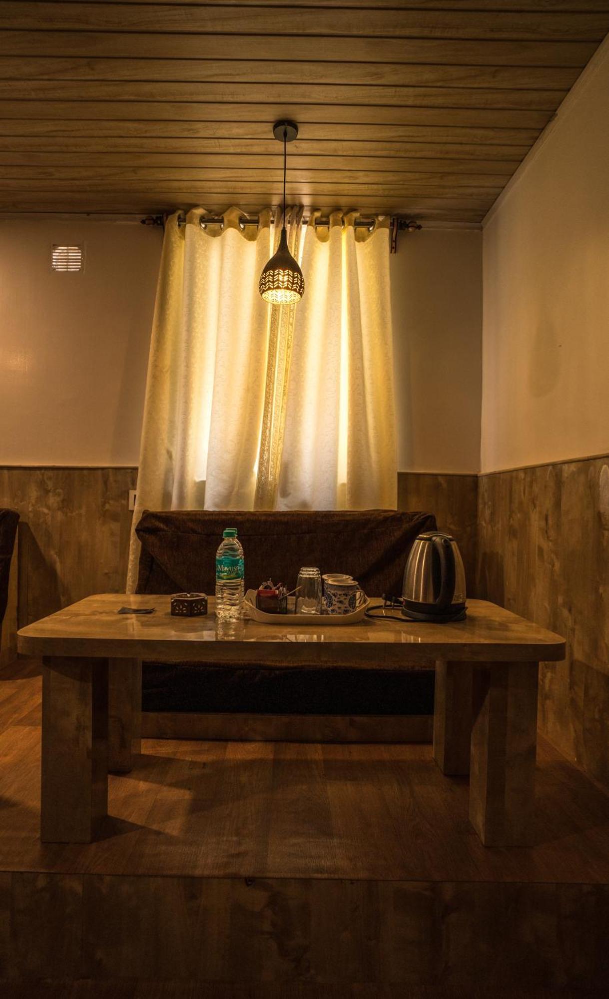 Darjeeling Guest House Deluxe エクステリア 写真